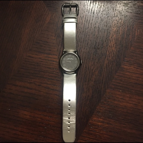 Marc Jacobs Watch - Picture 2 of 2